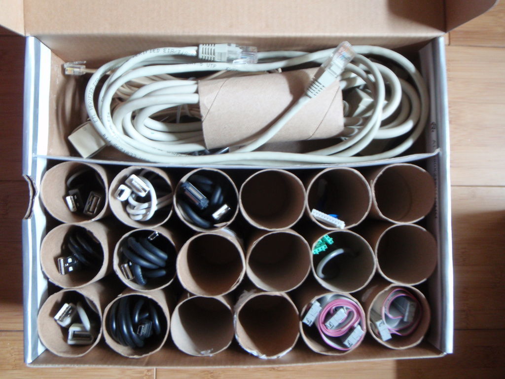 Caja para organizar cables