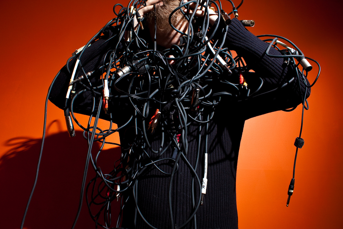 5 ideas creativas para organizar tus cables